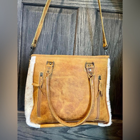 American darling cowhide crossbody/shoulder bag - Picture 2 of 3